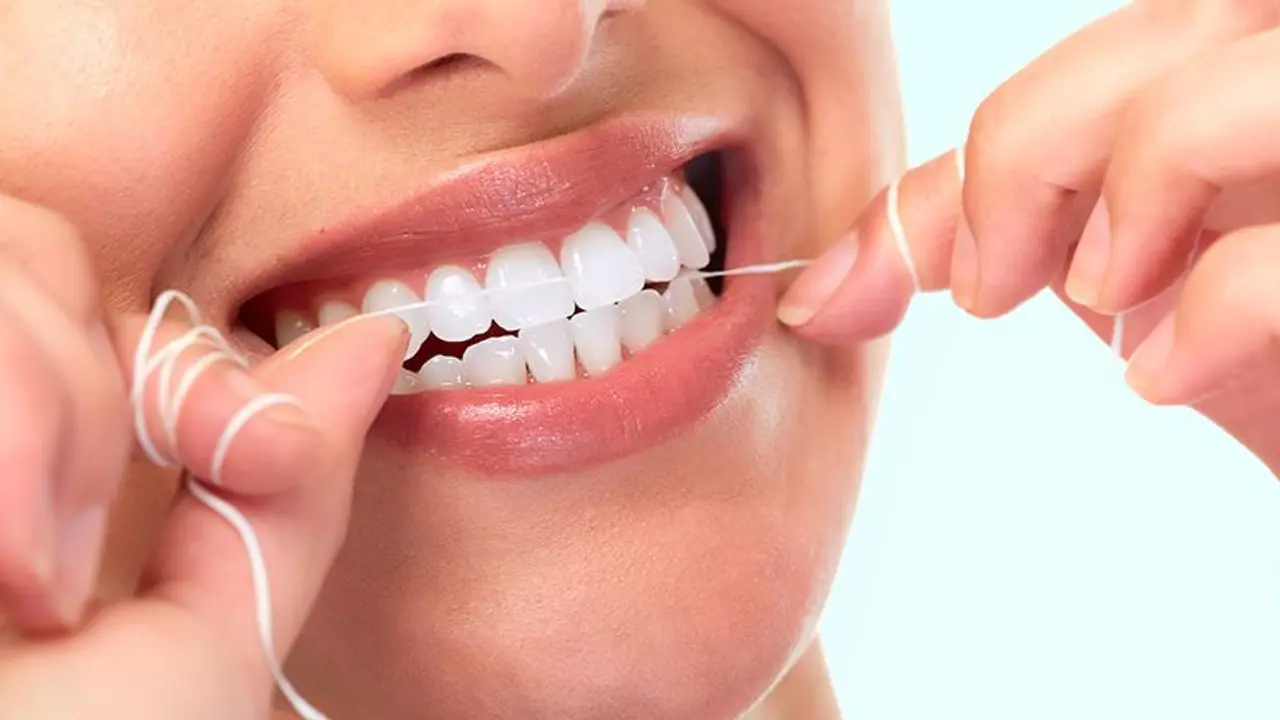 দাঁতের মাড়ি দিয়ে রক্ত পড়লে মেনে চলুন এই বিশেষ কয়টি টিপস, মিলবে উপকার দাঁতের মাড়ি দিয়ে রক্ত পড়লে মেনে চলুন এই বিশেষ কয়টি টিপস, মিলবে উপকার