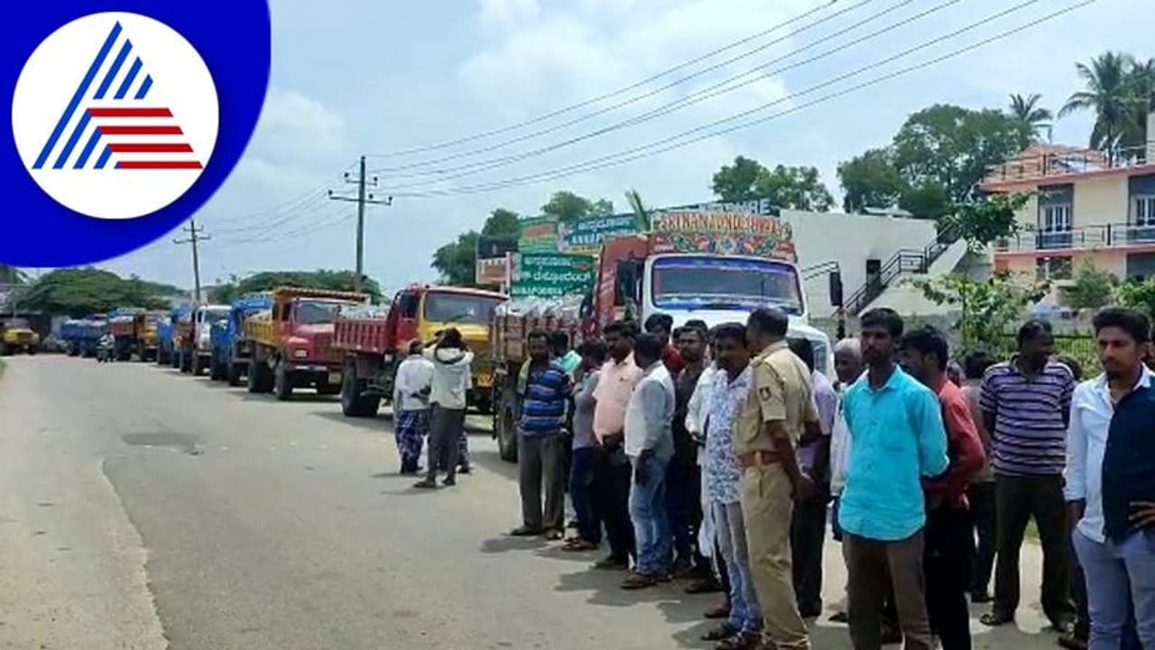 Mandya: ಪರ್ಮಿಟ್‌ ಇಲ್ಲದ 30ಕ್ಕೂ ಹೆಚ್ಚು ಗಣಿ ಲಾರಿಗಳ ವಶ