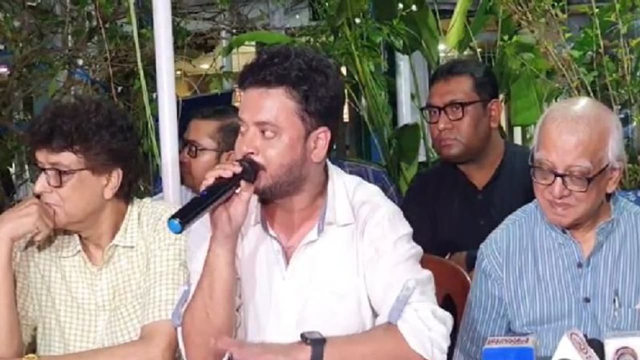 নিয়োগ দুর্নীতি নিয়ে এইবার সরব বুদ্ধিজীবী গোষ্ঠী, সোমবার রাজপথে বামপন্থীদের মিছিলের ডাক নিয়োগ দুর্নীতি নিয়ে এইবার সরব বুদ্ধিজীবী গোষ্ঠী, সোমবার রাজপথে বামপন্থীদের মিছিলের ডাক