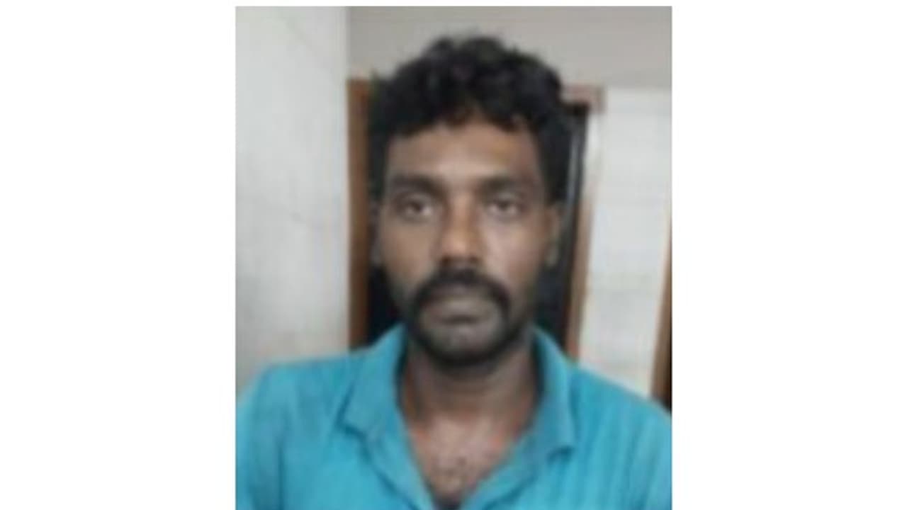 കിഡ്നാപ്പിംഗ്, വധശ്രമം, കവര്ച്ച; പേരില് കേസുകളുടെ നീണ്ട നിര, 'നല്ലവനല്ലാത്ത ഉണ്ണി' കുരുങ്ങി; അറസ്റ്റ് കിഡ്നാപ്പിംഗ്, വധശ്രമം, കവര്ച്ച; പേരില് കേസുകളുടെ നീണ്ട നിര, 'നല്ലവനല്ലാത്ത ഉണ്ണി' കുരുങ്ങി; അറസ്റ്റ്