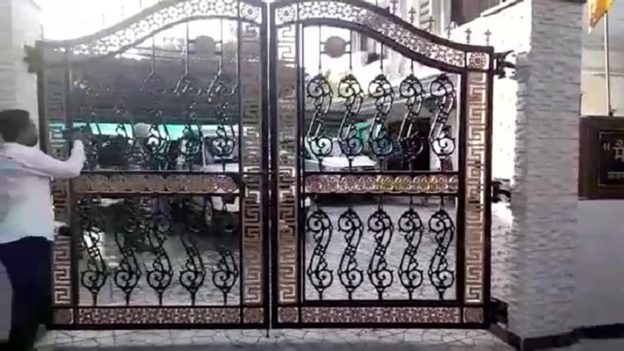 శివసేన ఎంపీ సంంజయ్ రౌత్ నివాసంలో ఈడీ అధికారుల సోదాలు.. శివసేన ఎంపీ సంంజయ్ రౌత్ నివాసంలో ఈడీ అధికారుల సోదాలు..