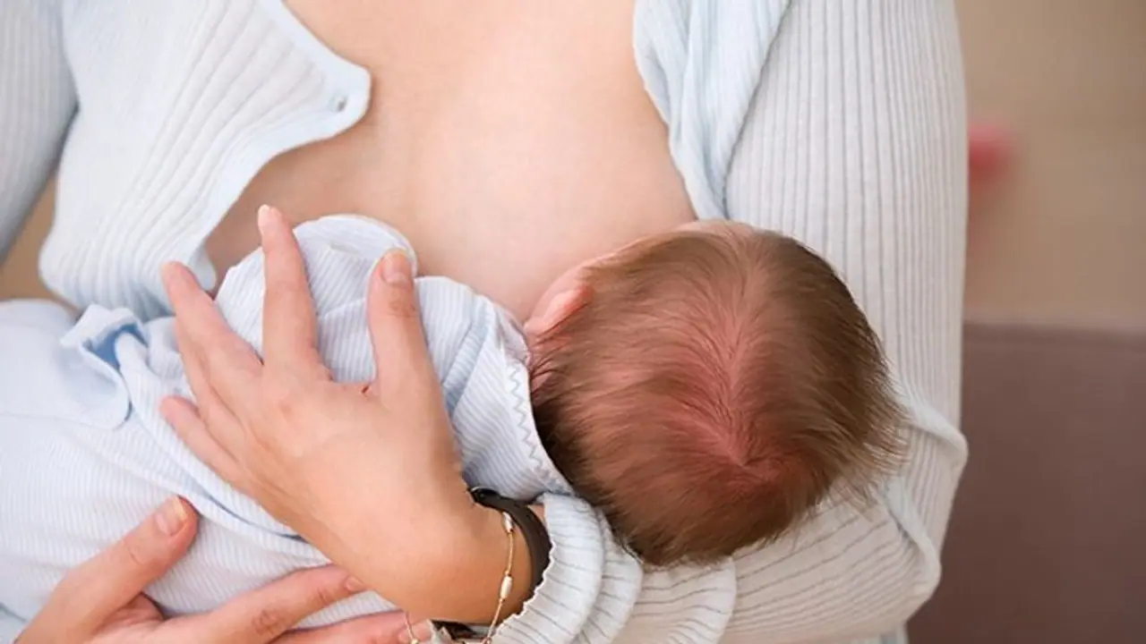 ब्रेस्टफीडिंग कराने वाली मां को न्यूट्रिशन से जुड़ी 4 बातों का रखना चाहिए खास ख्याल,न्यूट्रिशनिस्ट से लें Tips ब्रेस्टफीडिंग कराने वाली मां को न्यूट्रिशन से जुड़ी 4 बातों का रखना चाहिए खास ख्याल,न्यूट्रिशनिस्ट से लें Tips