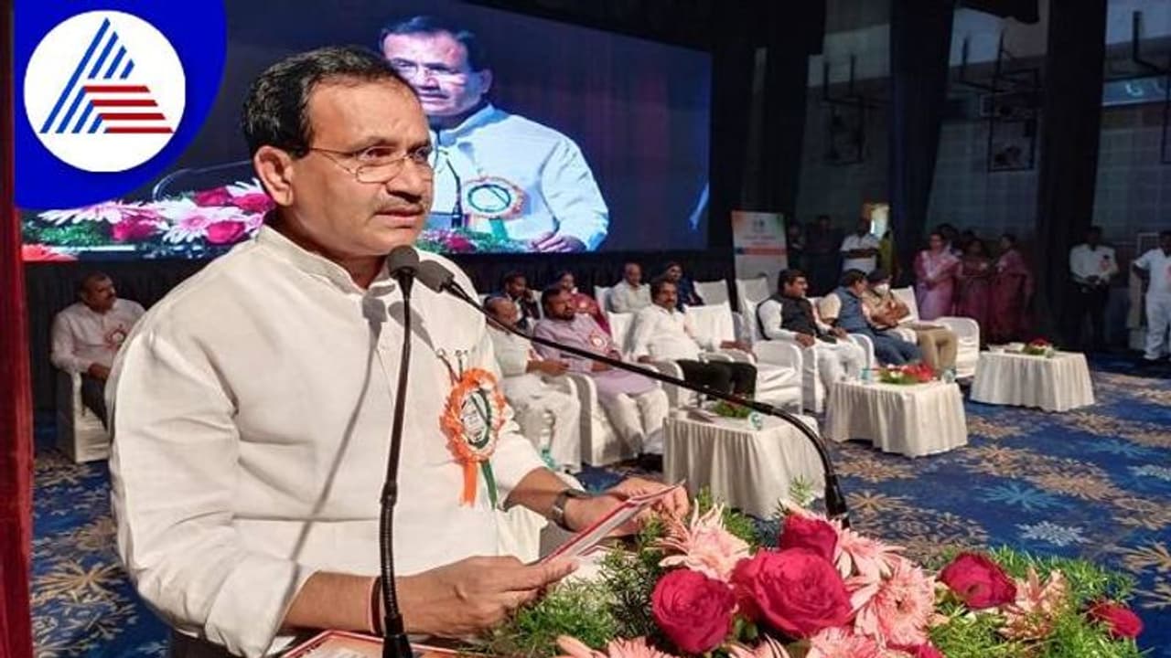 ಲಿಂಗಾಯತರ ಕುರಿತು ಕಾಂಗ್ರೆಸ್ ಅಪಪ್ರಚಾರ: ಕೇಂದ್ರ ಸಚಿವ ಭಗವಂತ ಖೂಬಾ ಲಿಂಗಾಯತರ ಕುರಿತು ಕಾಂಗ್ರೆಸ್ ಅಪಪ್ರಚಾರ: ಕೇಂದ್ರ ಸಚಿವ ಭಗವಂತ ಖೂಬಾ