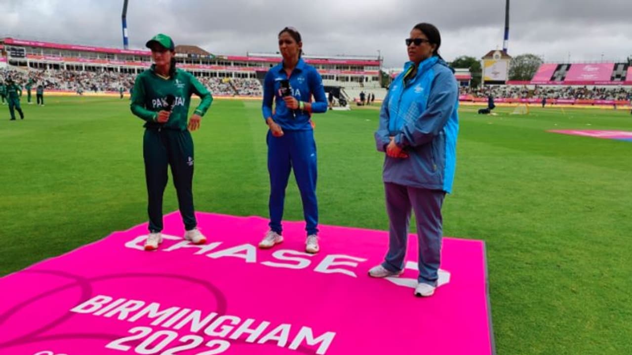 ভারতীয় দলে দুই পরিবর্তন, টস জিতে ব্যাটিংয়ের সিদ্ধান্ত পাকিস্তানের ভারতীয় দলে দুই পরিবর্তন, টস জিতে ব্যাটিংয়ের সিদ্ধান্ত পাকিস্তানের