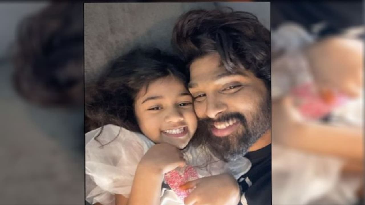 বাবার জন্য দোসা বানাচ্ছে আরহা! খুশিতে ডগমগ আল্লু অর্জুন! বাবার জন্য দোসা বানাচ্ছে আরহা! খুশিতে ডগমগ আল্লু অর্জুন!