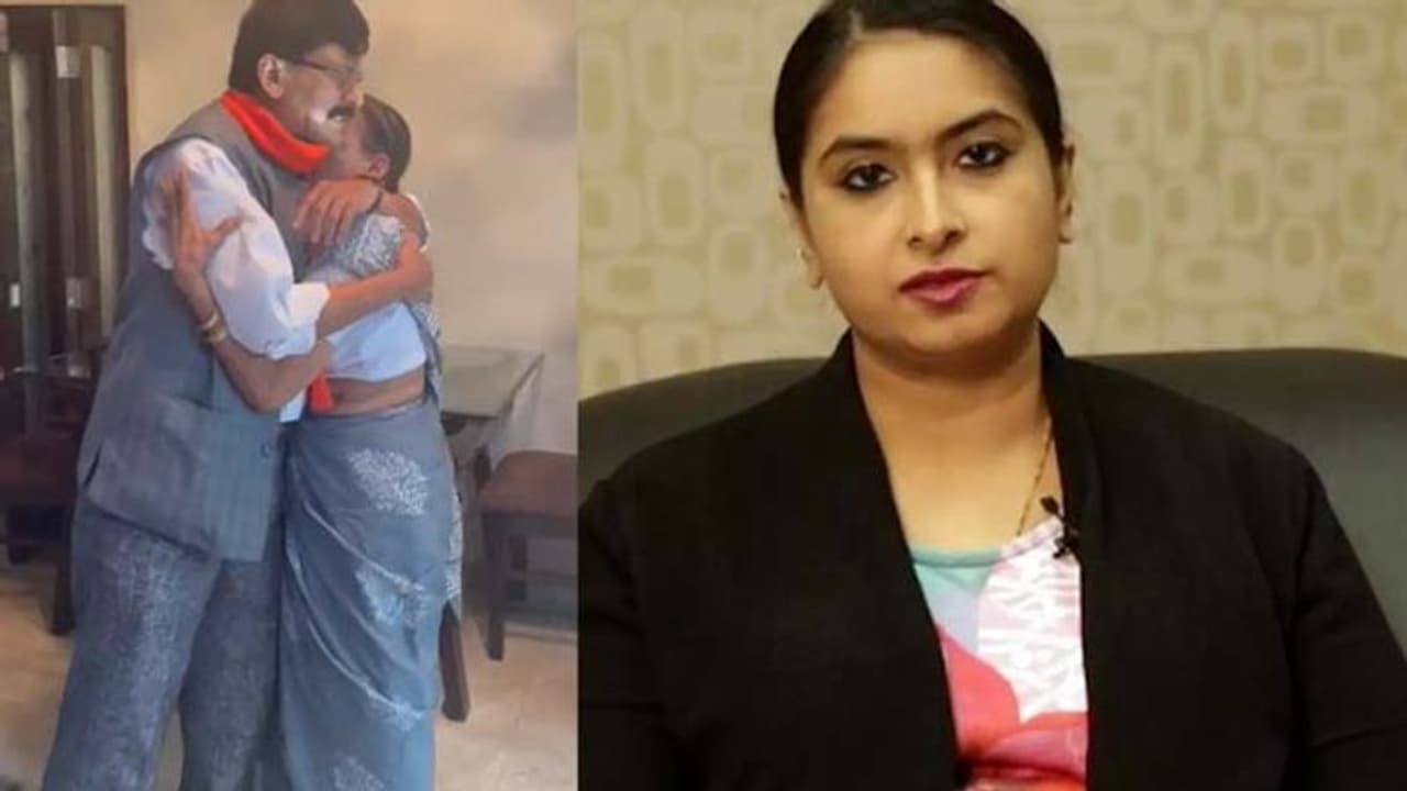 इस लेडी ने संजय राउत को रुला दिया, मां से लिपटकर हुए इमोशनल, 8 साल से कर रहे थे तंग, मां बहन की गालियां तक दीं इस लेडी ने संजय राउत को रुला दिया, मां से लिपटकर हुए इमोशनल, 8 साल से कर रहे थे तंग, मां बहन की गालियां तक दीं