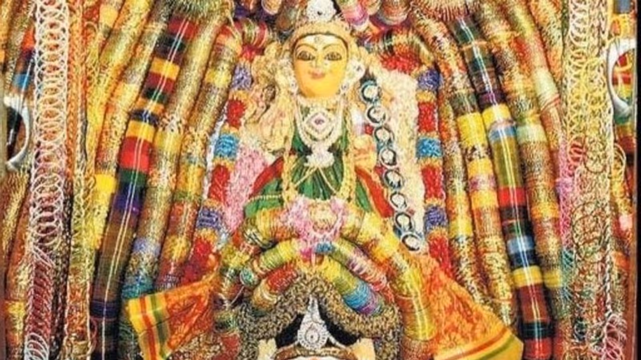 ஆடிமாதம் இறந்த கன்னிகளை, சுமங்கலிகளை வழிபடலாம்; இதனால் என்ன நன்மை?