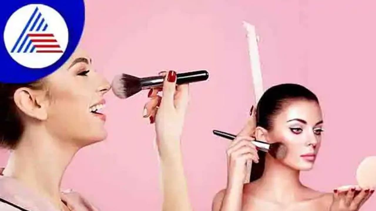 ಅಪ್ಪಿತಪ್ಪಿಯೂ ಮೇಕಪ್ ತೆಗೆಯದೆ ಮಲಗ್ಬೇಡಿ, ತುರಿಕೆ ಚರ್ಮದ ಸಮಸ್ಯೆ ಕಾಡುತ್ತೆ ಅಪ್ಪಿತಪ್ಪಿಯೂ ಮೇಕಪ್ ತೆಗೆಯದೆ ಮಲಗ್ಬೇಡಿ, ತುರಿಕೆ ಚರ್ಮದ ಸಮಸ್ಯೆ ಕಾಡುತ್ತೆ