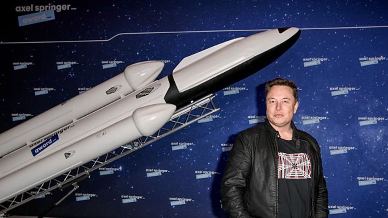 Former SpaceX employees claim they were fired for speaking against Elon Musk, file charges