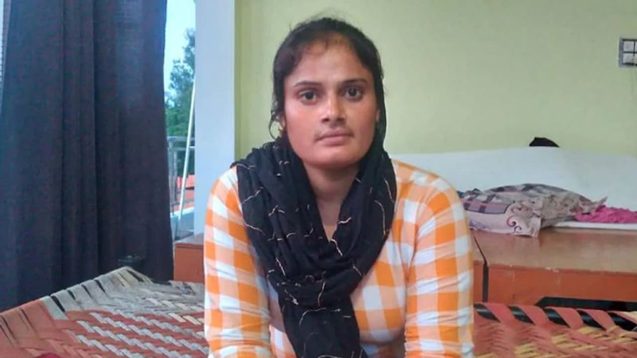 कभी बेटे के कारण छोड़ दिया था इंडियन आइडल, अब हर हर शंभू गाकर चर्चाओं में आई फरमानी नाज से उलेमा हुए नाराज 