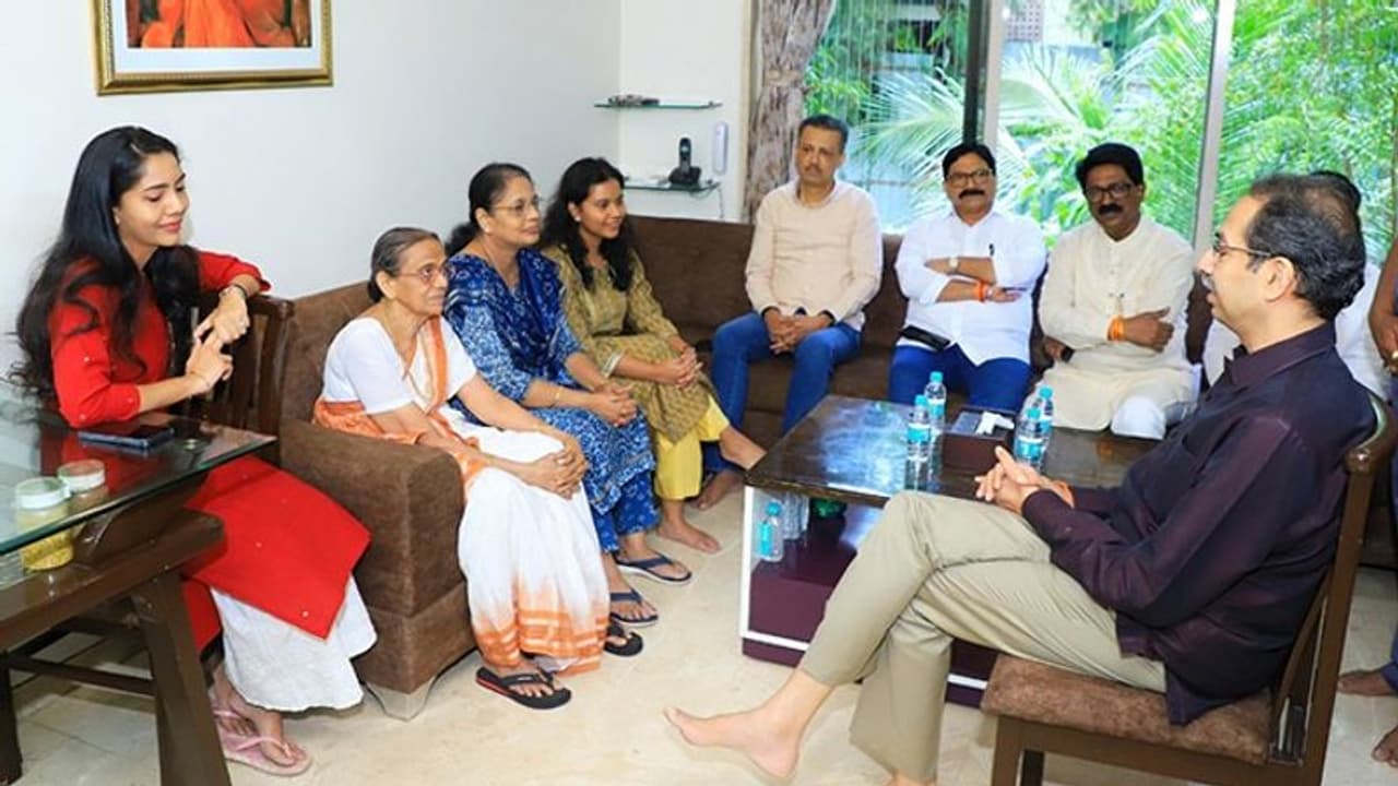 Those who do not surrender are being framed, says Uddhav Thackeray; meets Raut's family at his residence Those who do not surrender are being framed, says Uddhav Thackeray; meets Raut's family at his residence