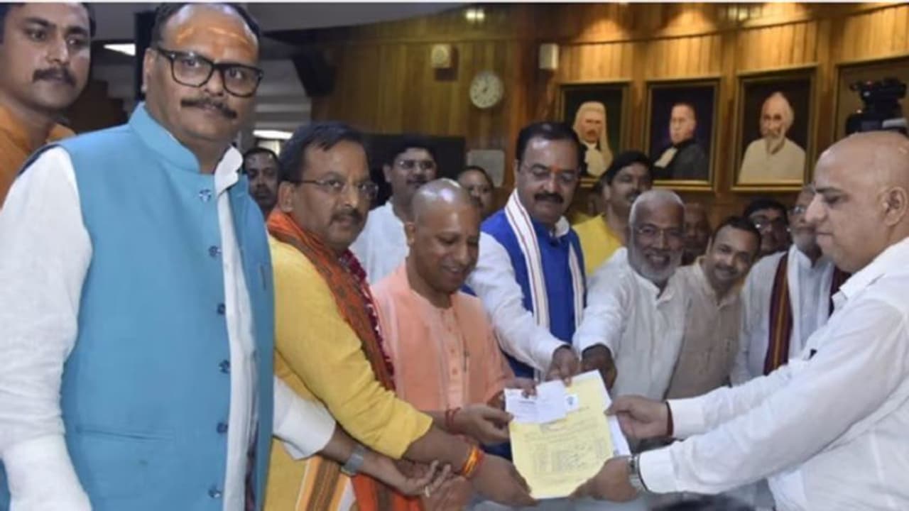 विधान परिषद उपचुनाव: बीजेपी के 2 और समाजवादी पार्टी के 1 प्रत्याशी ने दाखिल किया नामांकन, सीएम योगी रहे मौजूद विधान परिषद उपचुनाव: बीजेपी के 2 और समाजवादी पार्टी के 1 प्रत्याशी ने दाखिल किया नामांकन, सीएम योगी रहे मौजूद