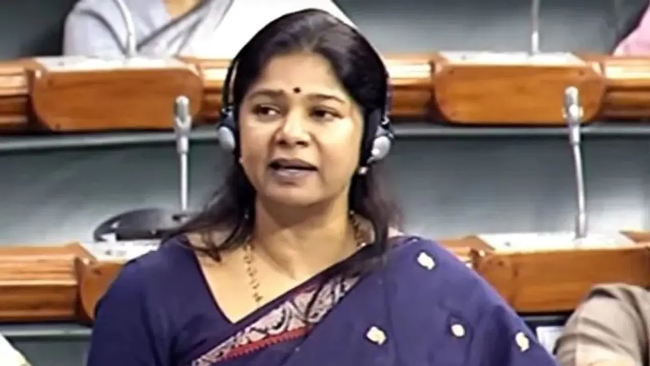 உடன்கட்டை ஏறுவதை பெருமையாக பேசுவது வெட்கப்படவைக்கும் செயல்... பாஜக உறுப்பினருக்கு கனிமொழி எம்.பி. கண்டனம்!!