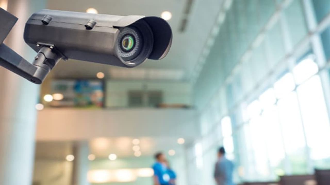 ಕಚೇರಿ ಟಾಯ್ಲೆಟ್ನಲ್ಲಿ ಕ್ಯಾಮೆರಾ ಇಟ್ಟ ಬಾಸ್, ಸಾಮಾಜಿಕ ಜಾಲತಾಣದಲ್ಲಿ ವಿಡಿಯೋ ಲೀಕ್! ಕಚೇರಿ ಟಾಯ್ಲೆಟ್ನಲ್ಲಿ ಕ್ಯಾಮೆರಾ ಇಟ್ಟ ಬಾಸ್, ಸಾಮಾಜಿಕ ಜಾಲತಾಣದಲ್ಲಿ ವಿಡಿಯೋ ಲೀಕ್!