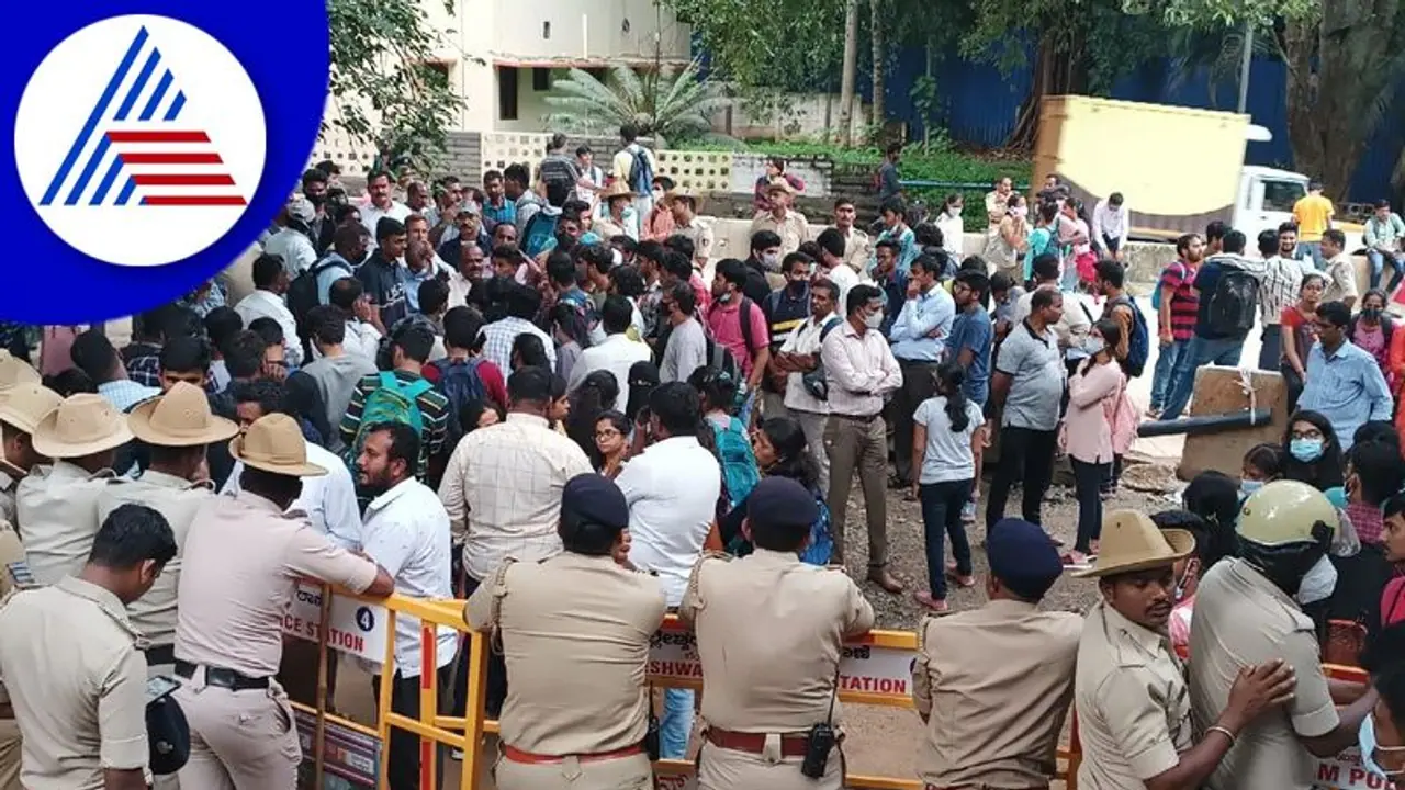 Bengaluru: ಕೆಇಎ ಎದುರು ಸಿಇಟಿ ಪುನರಾವರ್ತಿತ ವಿದ್ಯಾರ್ಥಿಗಳಿಂದ ಮುಂದುವರಿದ ಪ್ರತಿಭಟನೆ