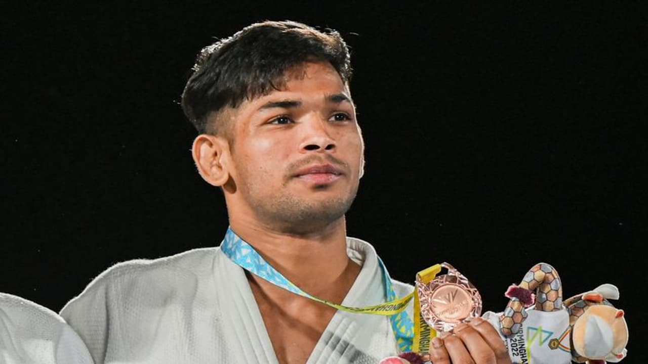 कांस्य जीतकर चमका बनारस का लाल, कभी पैदल जाता था प्रैक्टिस करने अब बुलंदियों पर है सितारा