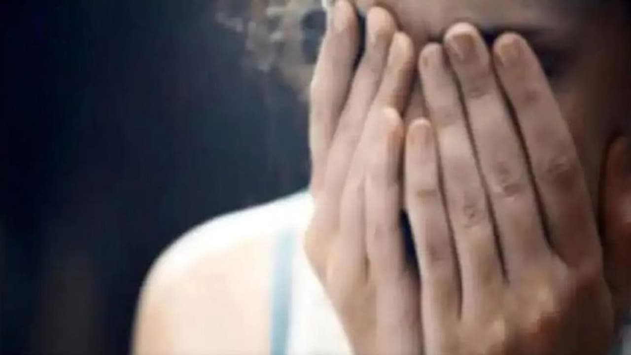 लिव इन में रहने के बाद सामने आया चौंकाने वाला सच, ब्रॉयफ्रेंड का सच सामने आने पर युवती ने उठाया खौफनाक कदम