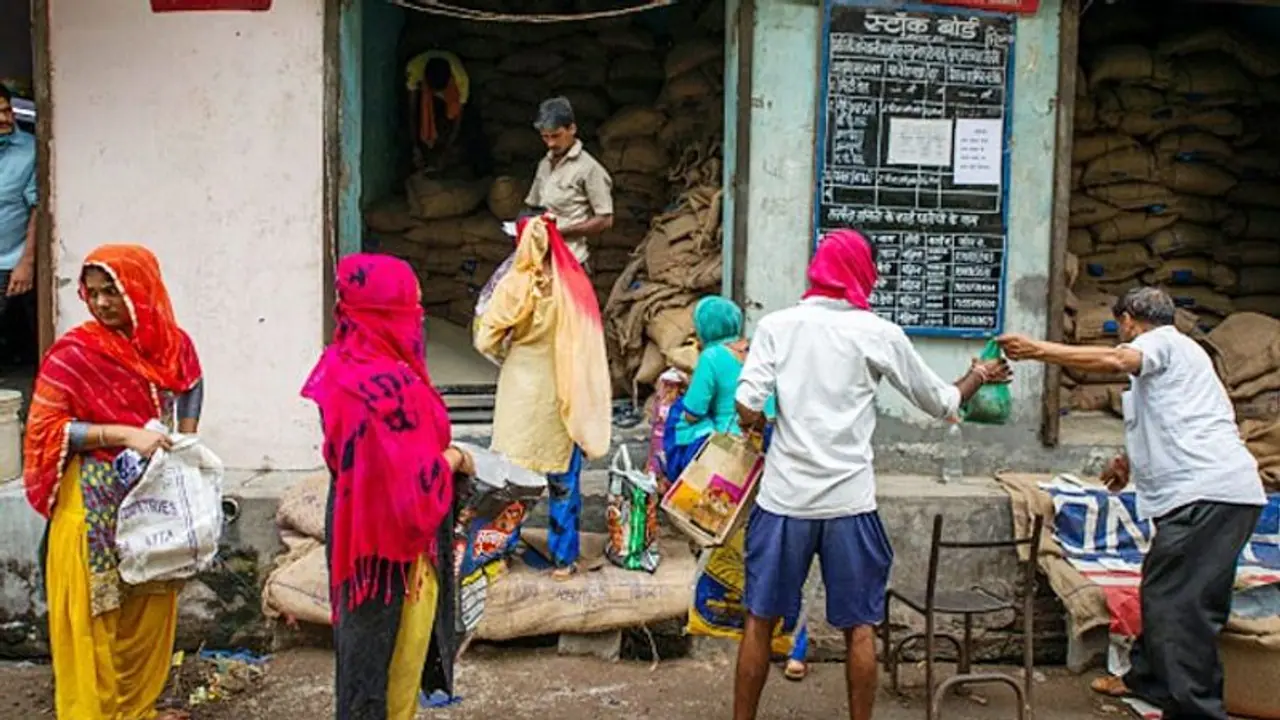 বন্ধ হতে চলেছে বিনামূল্যে রেশন প্রকল্প, প্রায় ৮০ হাজার মানুষ বঞ্চিত হতে পারেন