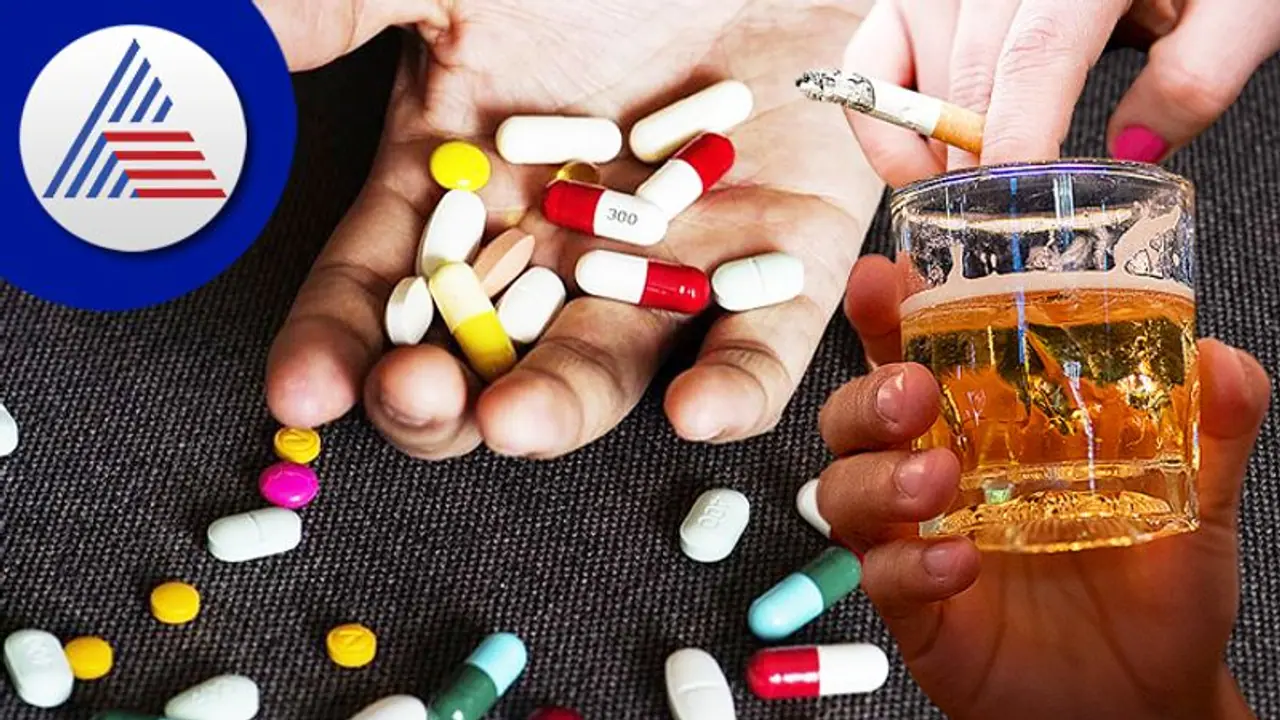 Health Tips : ಕಹಿ ಅಂತಾ ಔಷಧಿ ಜೊತೆ ಅಪ್ಪಿತಪ್ಪಿಯೂ ಇವನ್ನೆಲ್ಲಾ ತಿನ್ಬೇಡಿ Health Tips : ಕಹಿ ಅಂತಾ ಔಷಧಿ ಜೊತೆ ಅಪ್ಪಿತಪ್ಪಿಯೂ ಇವನ್ನೆಲ್ಲಾ ತಿನ್ಬೇಡಿ