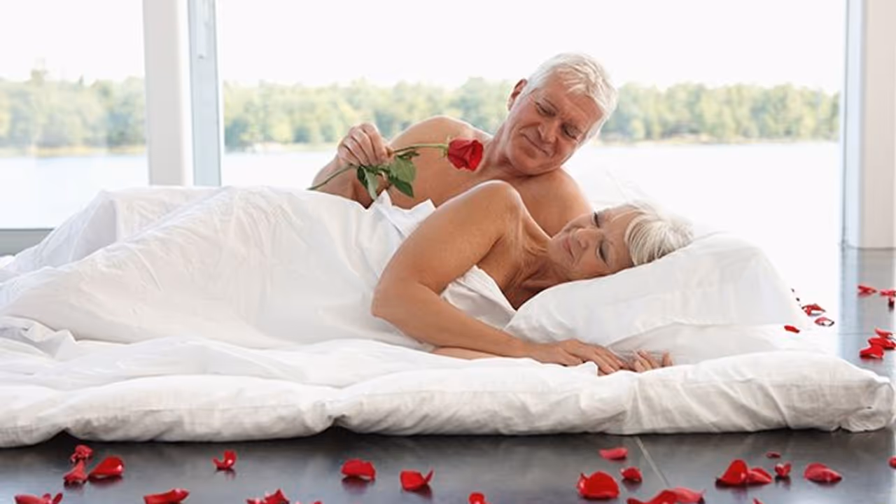 কোন বয়সে কতবার যৌনমিলন করা স্বাস্থ্যের পক্ষে ভাল, জেনে নিন বিশেষজ্ঞের পরামর্শ কোন বয়সে কতবার যৌনমিলন করা স্বাস্থ্যের পক্ষে ভাল, জেনে নিন বিশেষজ্ঞের পরামর্শ