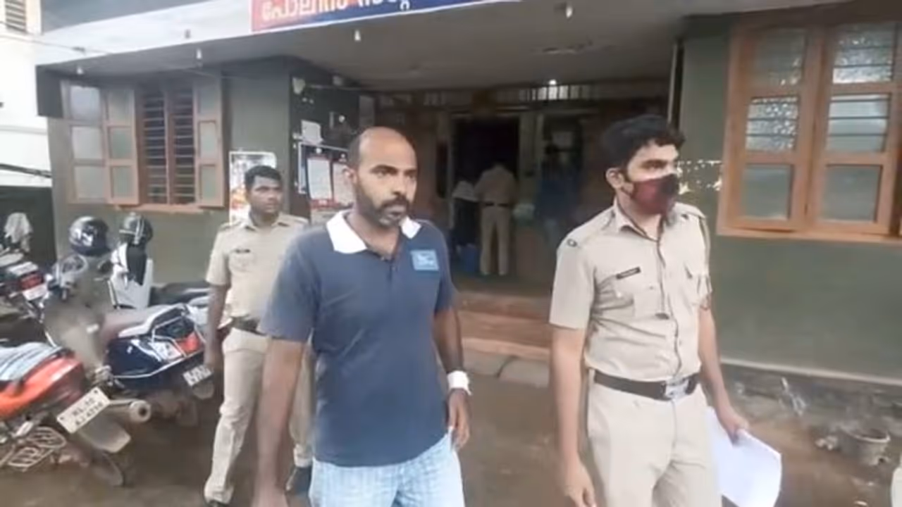 ഭാര്യയുടെ കാഴ്ചശക്തിയെപ്പോലും തകരാറിലാക്കുന്ന ക്രൂര മര്ദ്ദനം; കൊണ്ടോട്ടിയില് ഭര്ത്താവ് അറസ്റ്റില് ഭാര്യയുടെ കാഴ്ചശക്തിയെപ്പോലും തകരാറിലാക്കുന്ന ക്രൂര മര്ദ്ദനം; കൊണ്ടോട്ടിയില് ഭര്ത്താവ് അറസ്റ്റില്