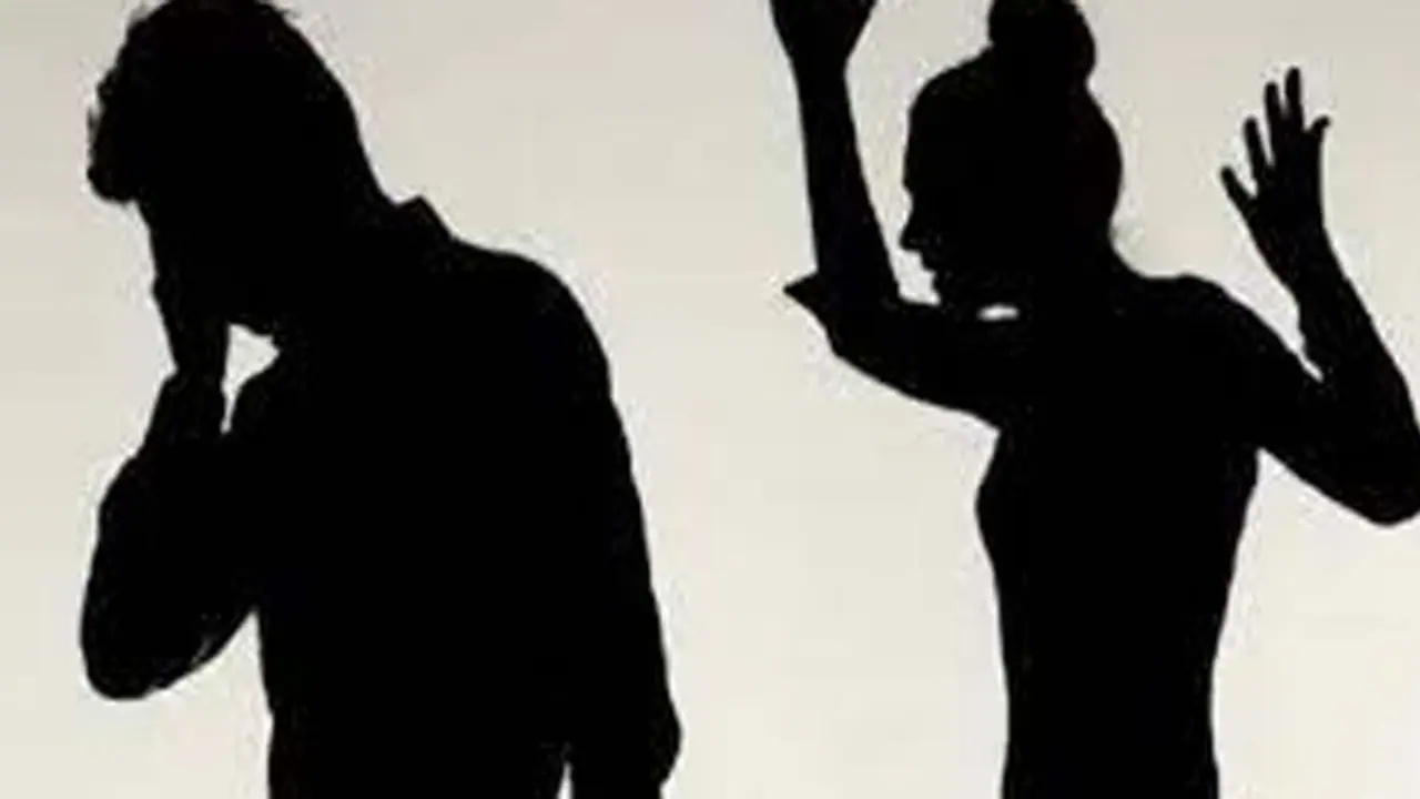 पत्नी ने खौलते तेजाब में मिर्च मिलाकर पति से लिया ऐसा बदला, सुनकर रूह कांप उठेगी पत्नी ने खौलते तेजाब में मिर्च मिलाकर पति से लिया ऐसा बदला, सुनकर रूह कांप उठेगी