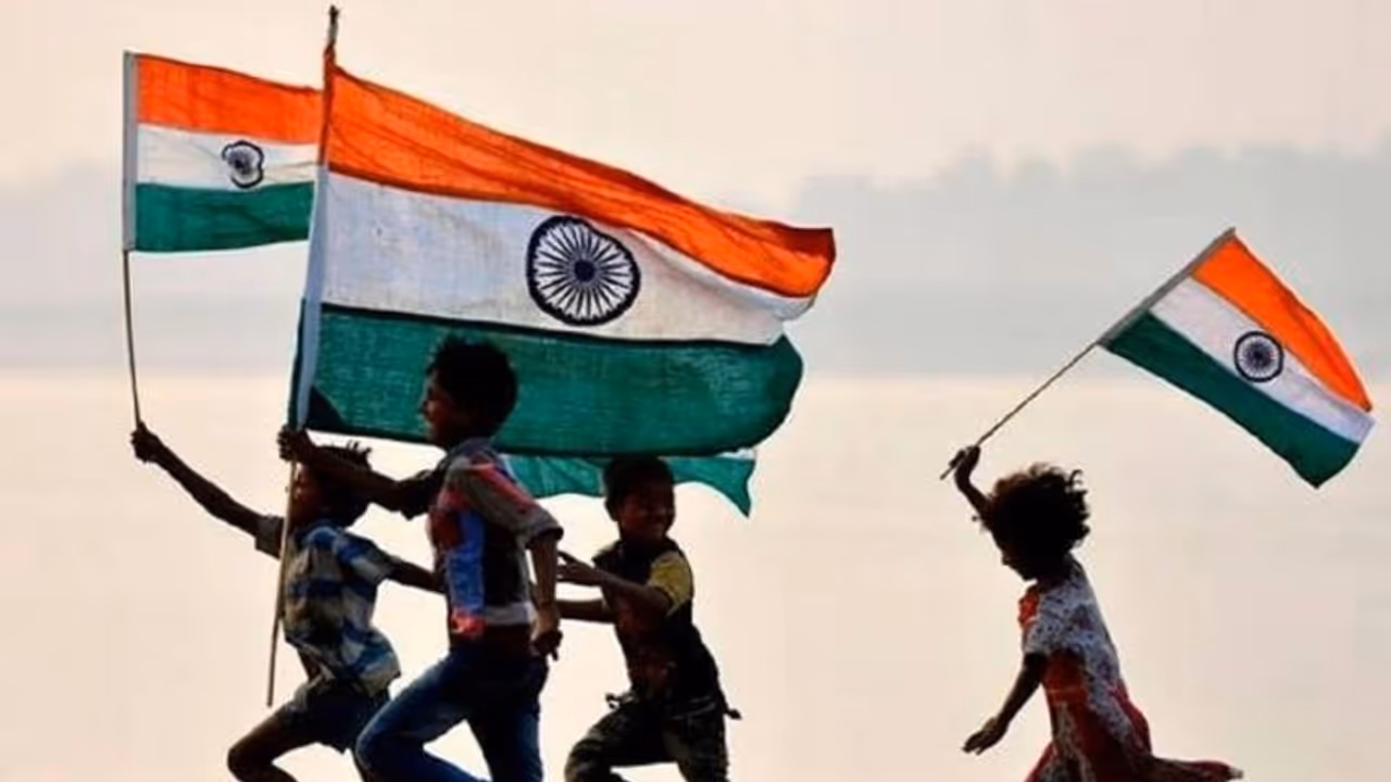 'ഹര്‍ ഘര്‍ തിരംഗ' : 50 ലക്ഷം ത്രിവർണ പതാകകൾ നിർമിക്കാൻ കുടുംബശ്രീ