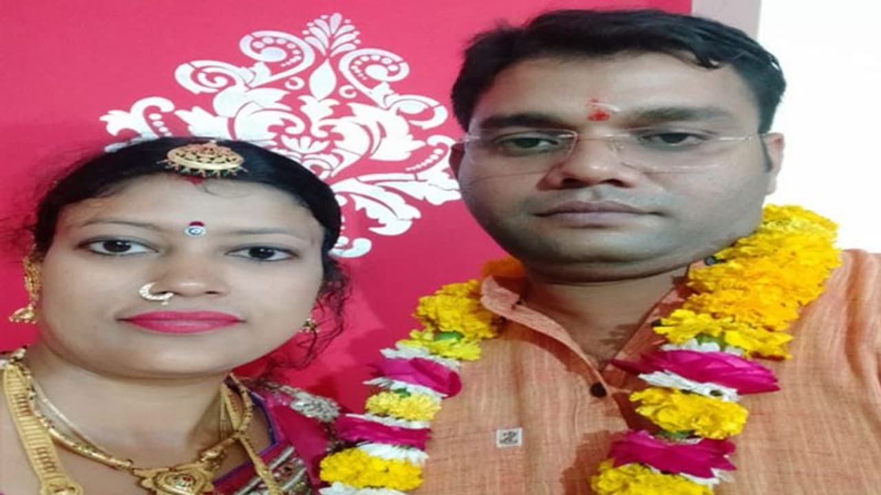 कासगंज: सरकारी आवास में मिला महिला का शव, इंस्पेक्टर पर थाने के अंदर हत्या का आरोप, निलंबित कासगंज: सरकारी आवास में मिला महिला का शव, इंस्पेक्टर पर थाने के अंदर हत्या का आरोप, निलंबित