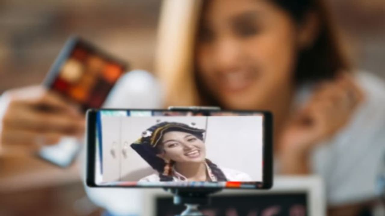 लाइव स्ट्रीमिंग के दौरान शख्स ने पत्नी को जिंदा जलाया, 'सरकार' ने दरिंदे को दी उतनी ही खतरनाक मौत