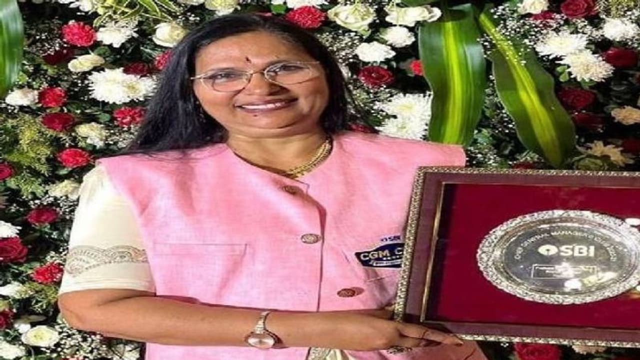 പത്താം ക്ലാസ് പോലും പാസാകും മുമ്പ് ബാങ്കിൽ തൂപ്പുകാരിയായി ചേർന്നു, ഇന്ന് അസി. ജനറൽ മാനേജർ