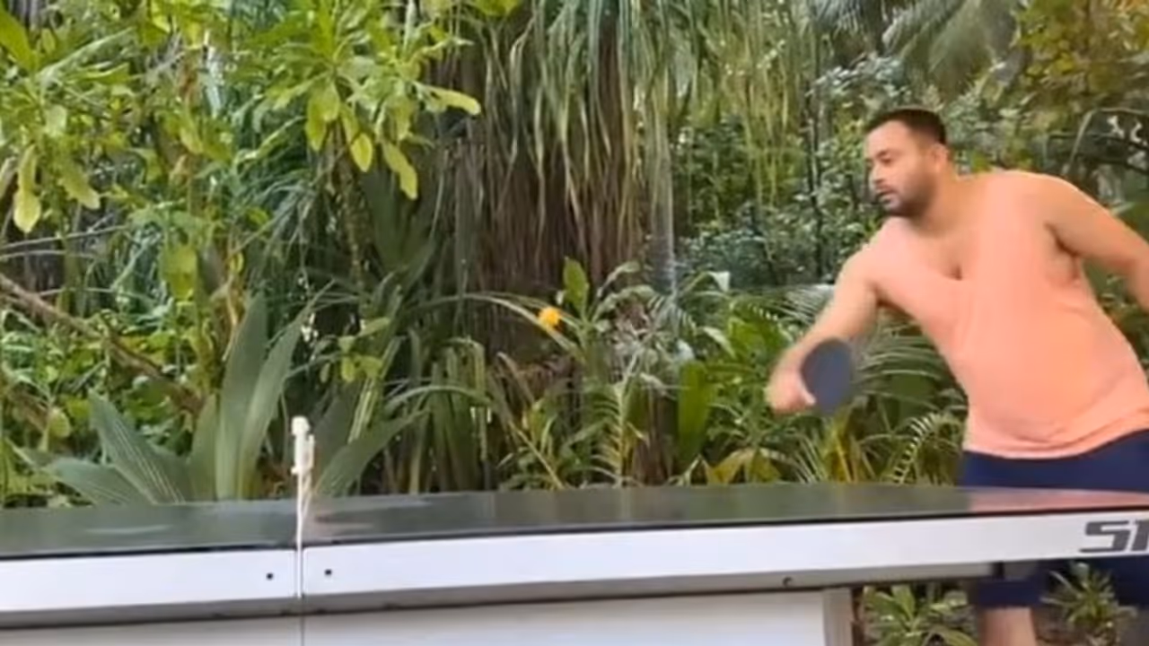 PM मोदी की सलाह पर पसीना बहा रहे तेजस्वी यादव, वीडियो देख यूजर बोले दूसरी तरफ राजश्री भाभी हैं क्या भैया PM मोदी की सलाह पर पसीना बहा रहे तेजस्वी यादव, वीडियो देख यूजर बोले दूसरी तरफ राजश्री भाभी हैं क्या भैया