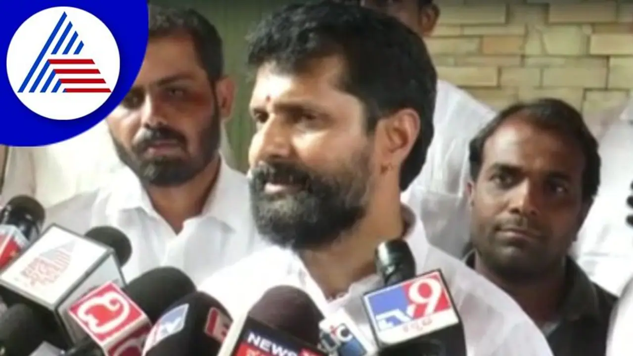 Siddaramotsava: ಸೂತಕದ ಮನೆಯಲ್ಲಿ ಸಂಭ್ರಮ ಎಷ್ಟು ಸರಿ: ಸಿ.ಟಿ.ರವಿ ಪ್ರಶ್ನೆ Siddaramotsava: ಸೂತಕದ ಮನೆಯಲ್ಲಿ ಸಂಭ್ರಮ ಎಷ್ಟು ಸರಿ: ಸಿ.ಟಿ.ರವಿ ಪ್ರಶ್ನೆ