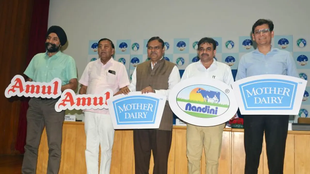 ಗುಜರಾತ್ನಲ್ಲಿ ಸೆ.12ರಿಂದ ವಿಶ್ವ ಡೇರಿ ಶೃಂಗಸಭೆ : ಕೆಎಂಎಫ್ ಪ್ರಾಯೋಜಕತ್ವ ಗುಜರಾತ್ನಲ್ಲಿ ಸೆ.12ರಿಂದ ವಿಶ್ವ ಡೇರಿ ಶೃಂಗಸಭೆ : ಕೆಎಂಎಫ್ ಪ್ರಾಯೋಜಕತ್ವ