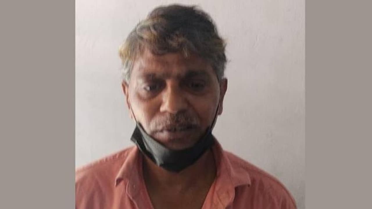 കോഴിക്കോട് ബീച്ച് കേന്ദ്രീകരിച്ച് ലഹരി വിൽപന; പ്രതി അറസ്റ്റിൽ, നേരത്തേയും സമാന കേസുകകളിൽ പിടിയിലായ ആൾ കോഴിക്കോട് ബീച്ച് കേന്ദ്രീകരിച്ച് ലഹരി വിൽപന; പ്രതി അറസ്റ്റിൽ, നേരത്തേയും സമാന കേസുകകളിൽ പിടിയിലായ ആൾ