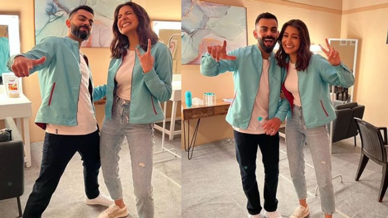 वाइफ अनुष्का संग ट्यूनिंग करते नजर आए विराट कोहली, सोशल मीडिया पर वायरल हुई तस्वीर वाइफ अनुष्का संग ट्यूनिंग करते नजर आए विराट कोहली, सोशल मीडिया पर वायरल हुई तस्वीर