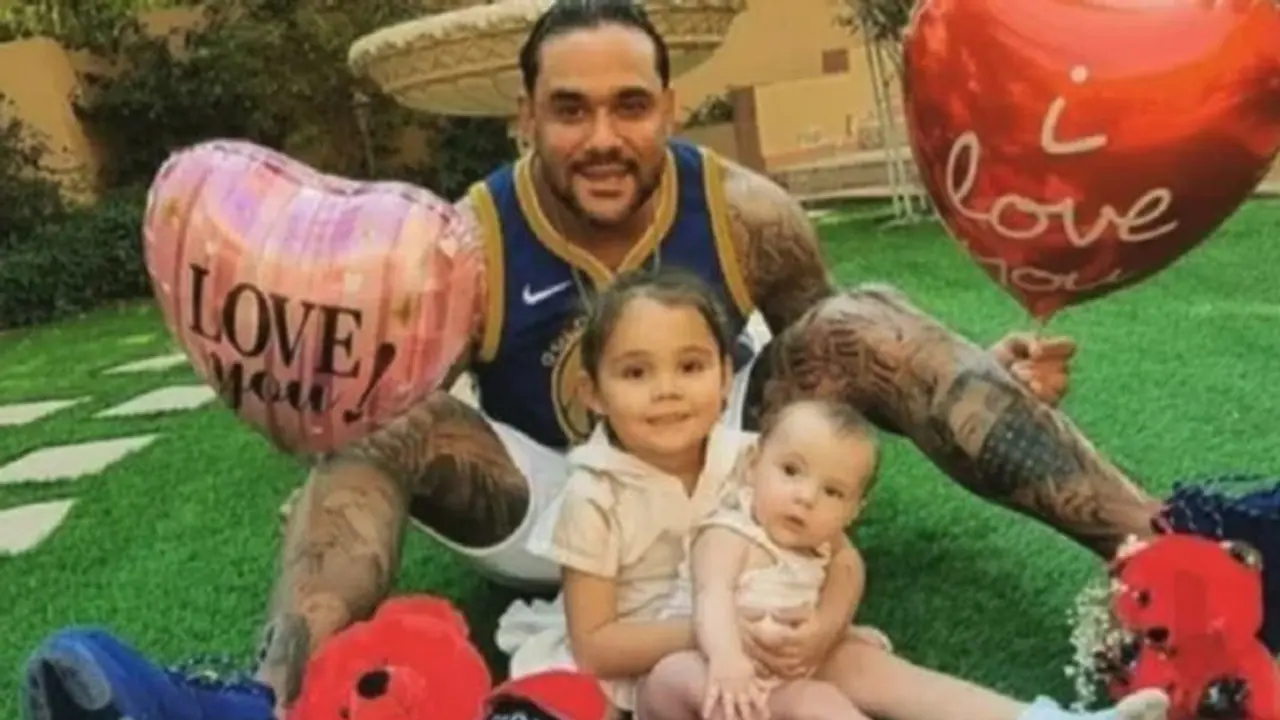 2 बेटियों का करोड़पति बाप गर्लफ्रेंड के साथ कर रहा था पार्टी, क्लब में हुआ कुछ ऐसा हो गई उसकी मौत 2 बेटियों का करोड़पति बाप गर्लफ्रेंड के साथ कर रहा था पार्टी, क्लब में हुआ कुछ ऐसा हो गई उसकी मौत