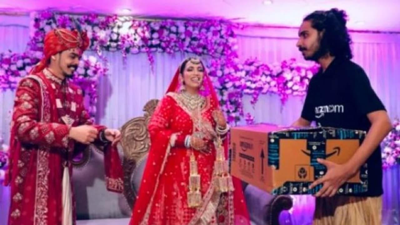 दूल्हेराजा ने जयमाल स्टेज की फोटो पोस्ट कर भयानक गलती कर दी... यूजर्स ने उन्हें धो डाला 