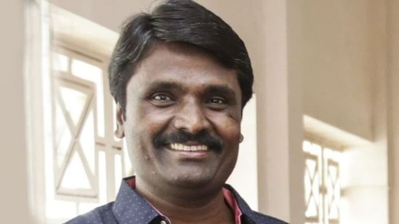 அன்புச்செழியனுக்கு சொந்தமான மதுரை வீட்டில் சோதனை நிறைவு… கைப்பற்றப்பட்ட ரொக்கம் வங்கியில் ஒப்படைப்பு!! அன்புச்செழியனுக்கு சொந்தமான மதுரை வீட்டில் சோதனை நிறைவு… கைப்பற்றப்பட்ட ரொக்கம் வங்கியில் ஒப்படைப்பு!!