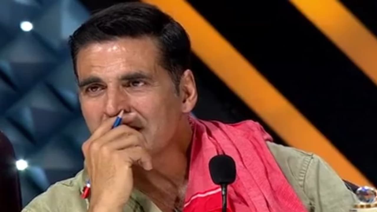 'সুপারস্টার সিংগার ২’ এ এসে কেঁদে ফেললেন অক্ষয় কুমার! কিন্তু কেন? 'সুপারস্টার সিংগার ২’ এ এসে কেঁদে ফেললেন অক্ষয় কুমার! কিন্তু কেন?