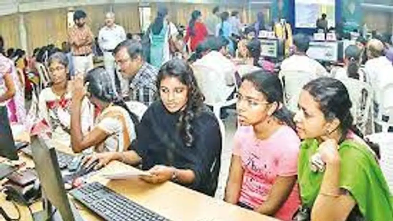 மாணவர்கள் கவனத்திற்கு !! அரசு கல்லூரிகளில் இன்று முதல் கலந்தாய்வு.. மாணவர்கள் தெரிந்துக்கொள்ள வேண்டியவை ? 