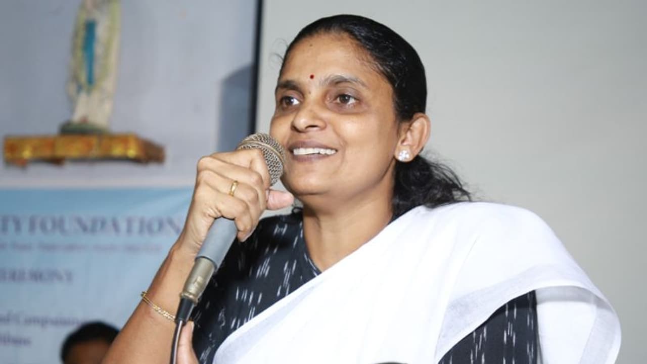 ദീപു വധക്കേസ്: ജഡ്ജി ഹണി എം വർഗീസിന് ആശ്വാസം; ഹൈക്കോടതി പരാമർശം സുപ്രീം കോടതി നീക്കി ദീപു വധക്കേസ്: ജഡ്ജി ഹണി എം വർഗീസിന് ആശ്വാസം; ഹൈക്കോടതി പരാമർശം സുപ്രീം കോടതി നീക്കി