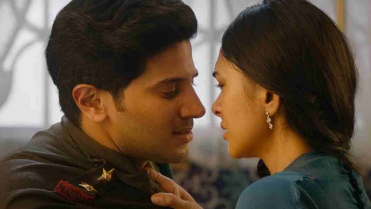 Sita Ramam review : ഇത് ദുല്‍ഖറിന്റെ പാൻ ഇന്ത്യൻ പ്രണയ കാവ്യം, 'സീതാ രാമം' റിവ്യു