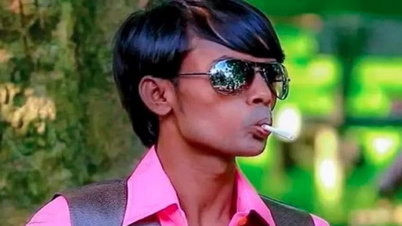 सिंगर हीरो अलोम को पुलिस ने घर से उठाया, 8 घंटे तक पूछताछ की और कहा टैगोर और हसन के गाने गाना बंद कर दो सिंगर हीरो अलोम को पुलिस ने घर से उठाया, 8 घंटे तक पूछताछ की और कहा टैगोर और हसन के गाने गाना बंद कर दो