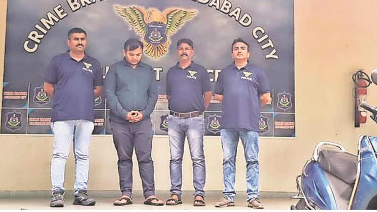 ഓണ്‍ലൈന്‍ റമ്മി കളിച്ച് പാപ്പരായി, പിതാവിനെ പറ്റിക്കാന്‍ ഡോക്ടറുടെ തട്ടിക്കൊണ്ടുപോവല്‍ നാടകം! 