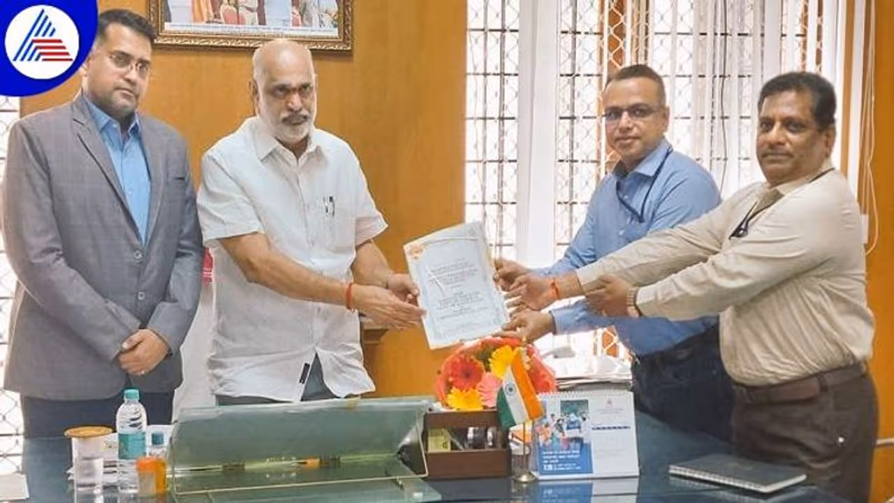 ಕಾರ್ಮಿಕರಿಗೆ ಡಿಜಿಟಲ್ ಆರೋಗ್ಯ ಸೇವೆ ಪ್ರಾಯೋಗಿಕವಾಗಿ ಆರಂಭ: ಸಚಿವ ಹೆಬ್ಬಾರ್ ಕಾರ್ಮಿಕರಿಗೆ ಡಿಜಿಟಲ್ ಆರೋಗ್ಯ ಸೇವೆ ಪ್ರಾಯೋಗಿಕವಾಗಿ ಆರಂಭ: ಸಚಿವ ಹೆಬ್ಬಾರ್