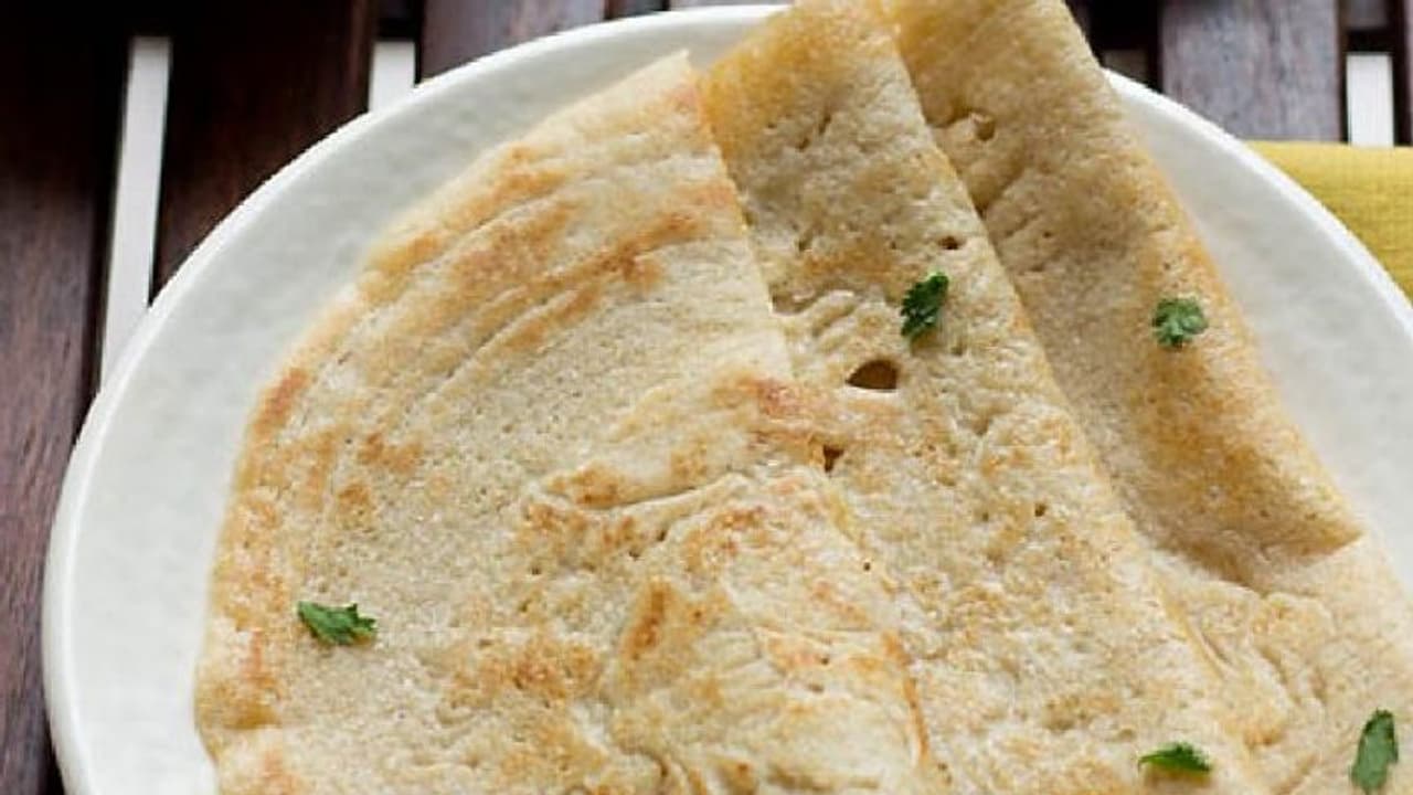 15 நிமிடத்தில் சத்தான மொறு மொறு ஓட்ஸ் தோசை.. டயட்டில் இருப்பவர்களுக்கு ரொம்பவே நல்லது..!