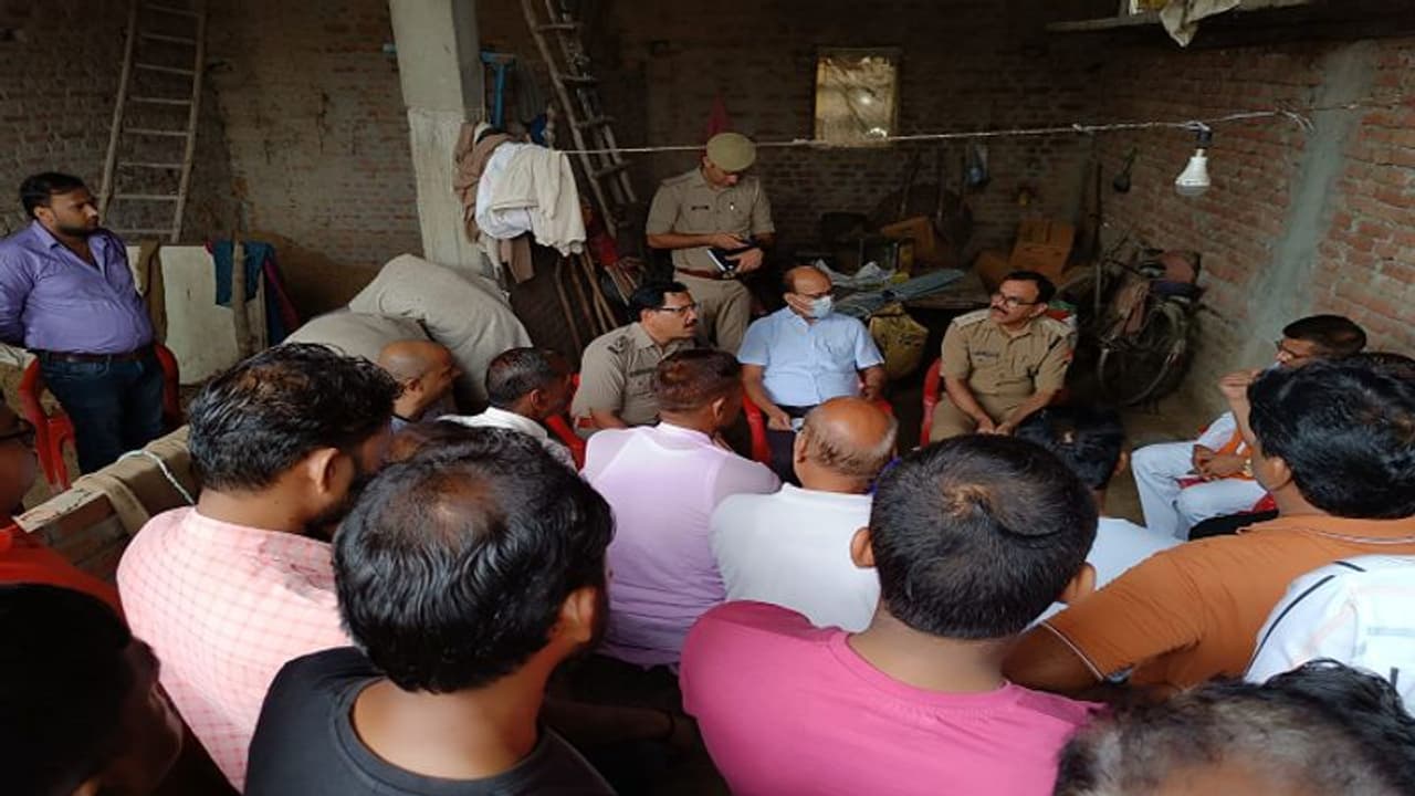 बिजनौर में डंडे से पीट पीटकर पुजारी को उतारा गया मौत के घाट, इन बिंदुओं पर जांच में जुटी पुलिस बिजनौर में डंडे से पीट पीटकर पुजारी को उतारा गया मौत के घाट, इन बिंदुओं पर जांच में जुटी पुलिस