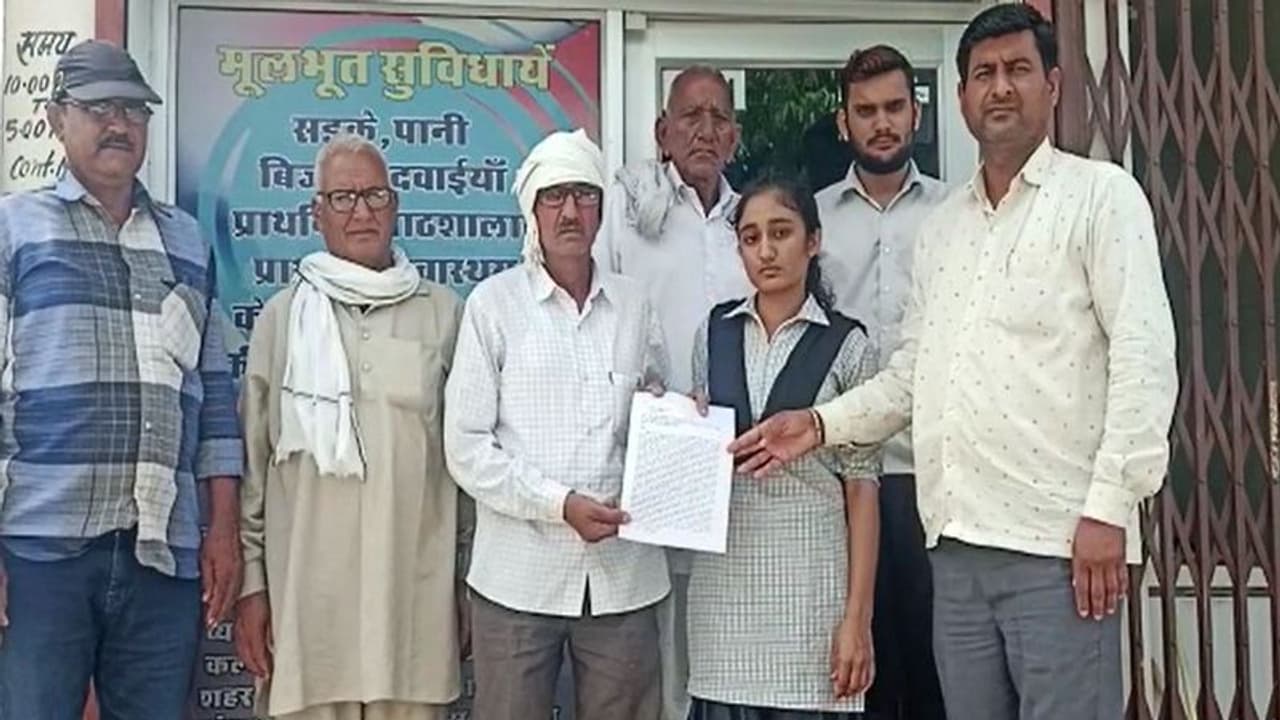 2011 में हुई पिता की मौत, अब मां को भी मारा, मासूम बेटी ने सीकर SP को बताया सच तो मिलने लगी धमकी 2011 में हुई पिता की मौत, अब मां को भी मारा, मासूम बेटी ने सीकर SP को बताया सच तो मिलने लगी धमकी