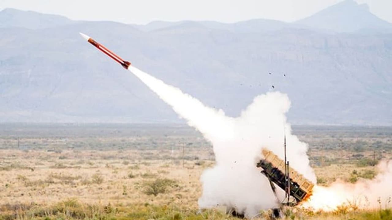 പാകിസ്ഥാനിലേക്ക് ബ്രഹ്മോസ് മിസൈൽ വിട്ട സംഭവം: മൂന്ന് ഉദ്യോഗസ്ഥരെ പിരിച്ചുവിട്ടു പാകിസ്ഥാനിലേക്ക് ബ്രഹ്മോസ് മിസൈൽ വിട്ട സംഭവം: മൂന്ന് ഉദ്യോഗസ്ഥരെ പിരിച്ചുവിട്ടു