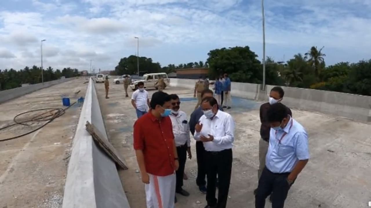 ദേശീയപാതാ വികസനം 2025 ൽ പൂർത്തിയാവും, കഴക്കൂട്ടം മേൽപ്പാലം കേരളപ്പിറവിക്ക് മുൻപ് തുറക്കും: മന്ത്രി റിയാസ് ദേശീയപാതാ വികസനം 2025 ൽ പൂർത്തിയാവും, കഴക്കൂട്ടം മേൽപ്പാലം കേരളപ്പിറവിക്ക് മുൻപ് തുറക്കും: മന്ത്രി റിയാസ്